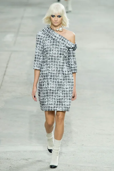 Look 35